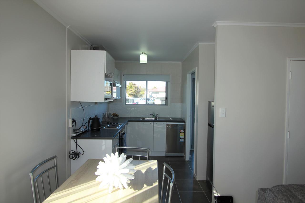 Rose Apartments Central Rotorua- Accommodation & Private Spa Экстерьер фото